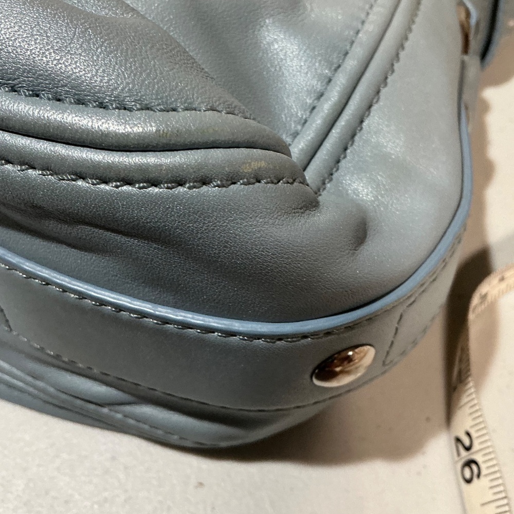 Coach full leather pearlized pale blue shoulder bag - Picture 9 of 10